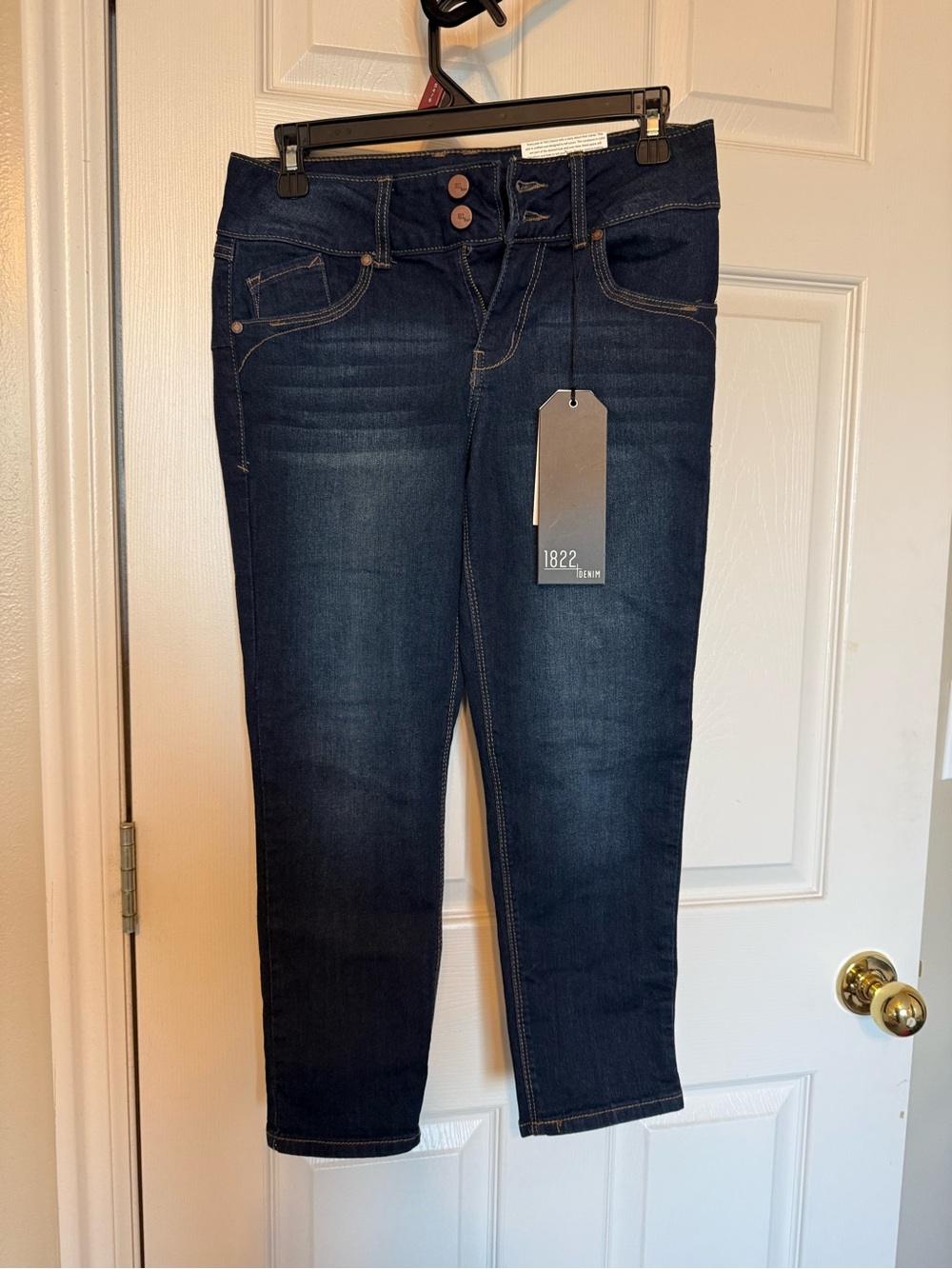 1822 Denim Women’s Dark Wash Cropped Slim Jeans